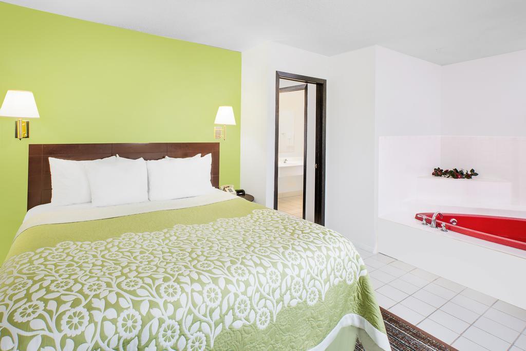 Days Inn By Wyndham York Dış mekan fotoğraf